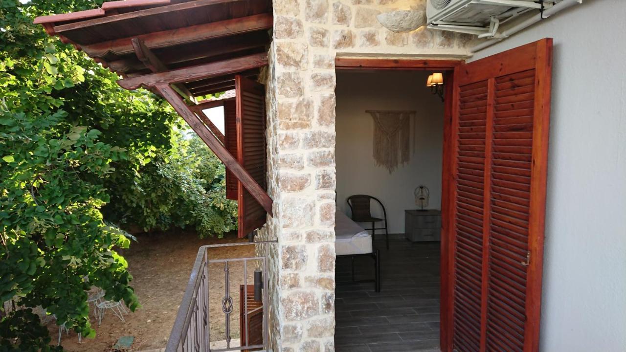 Stone House With Seaview Appartement Nea Poteidaia Buitenkant foto