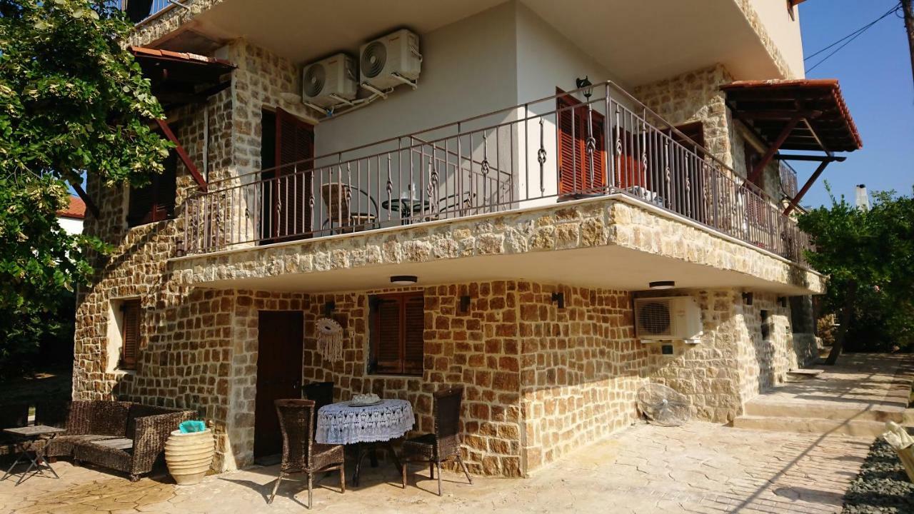 Stone House With Seaview Appartement Nea Poteidaia Buitenkant foto