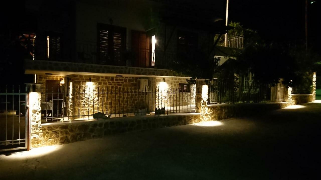 Stone House With Seaview Appartement Nea Poteidaia Buitenkant foto