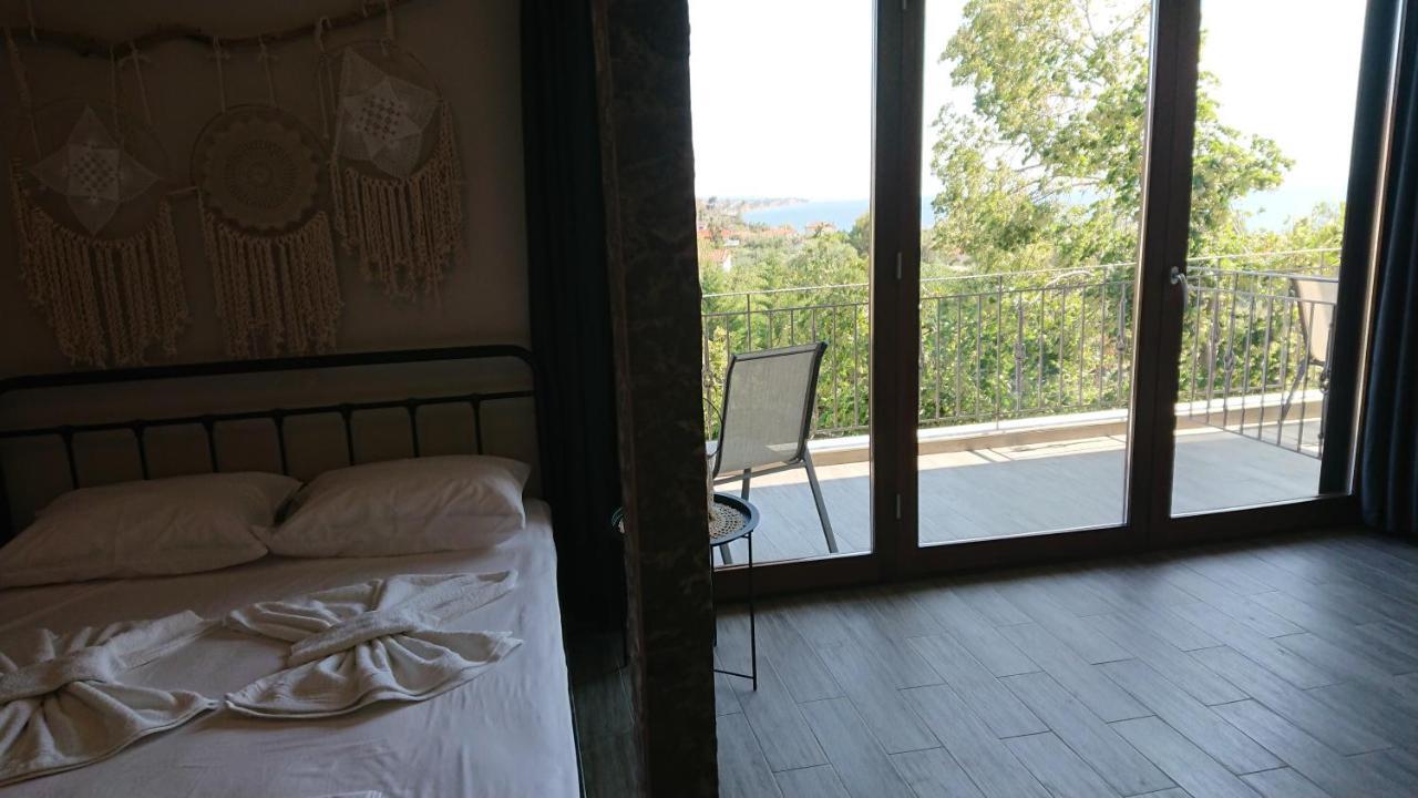 Stone House With Seaview Appartement Nea Poteidaia Buitenkant foto